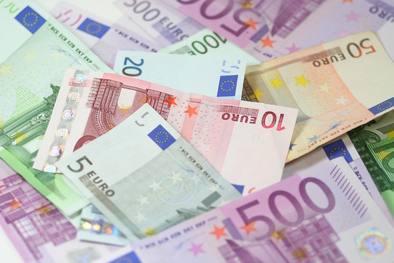 currency-3077900_1280